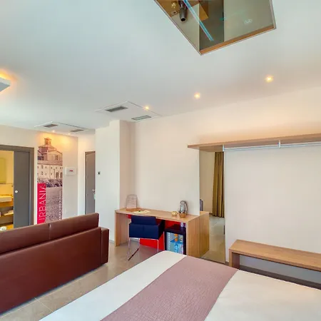 Boutique Bramante & Hotel Urbania
