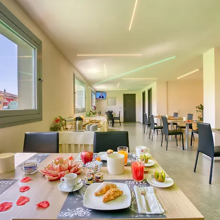 Boutique Bramante & 4*