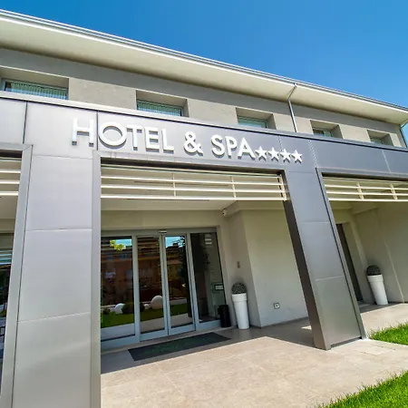 Boutique Bramante & 4*