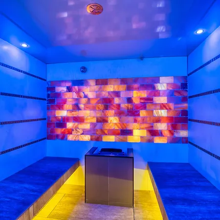 Boutique Bramante & 4* Urbania