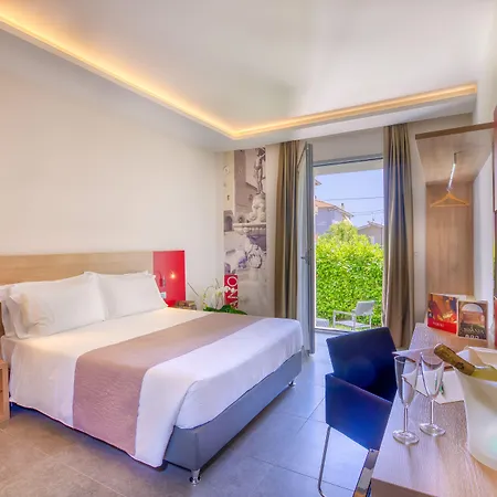 ホテル Boutique Bramante & 4*