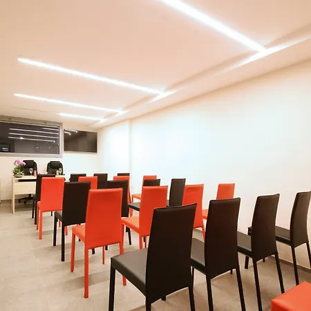 Boutique Bramante & אורבניה
