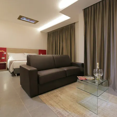Boutique Bramante & 4* אורבניה