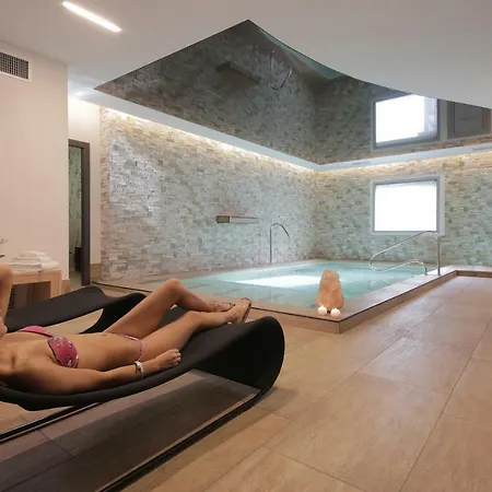 Boutique Bramante & 4*