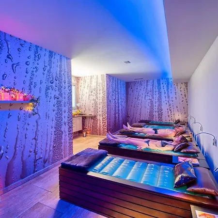 Boutique Bramante & 4* Урбания