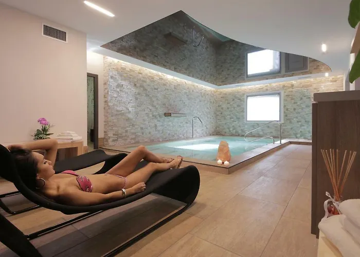 Boutique Bramante & 4*