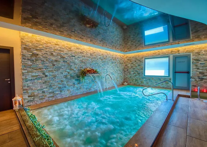 Boutique Bramante & Hotel Urbania